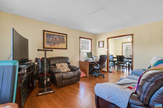 218 MAHAN RD, Cumberland, VA 23901