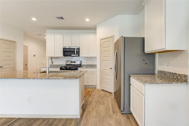 7319 Sunset Creek Drive, Richmond, TX 77469