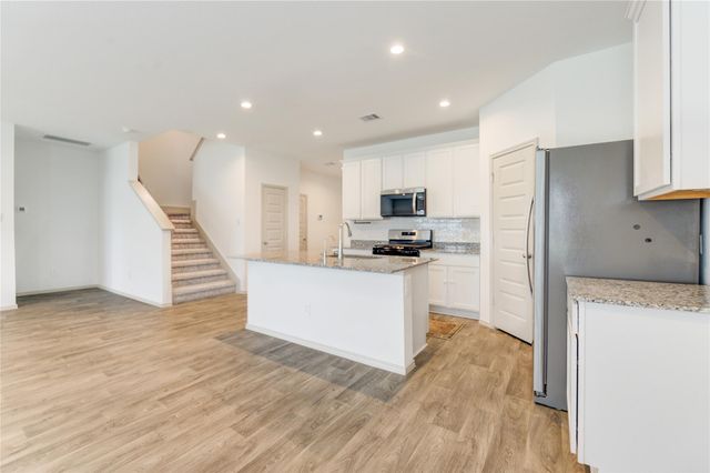 7319 Sunset Creek Drive, Richmond, TX 77469