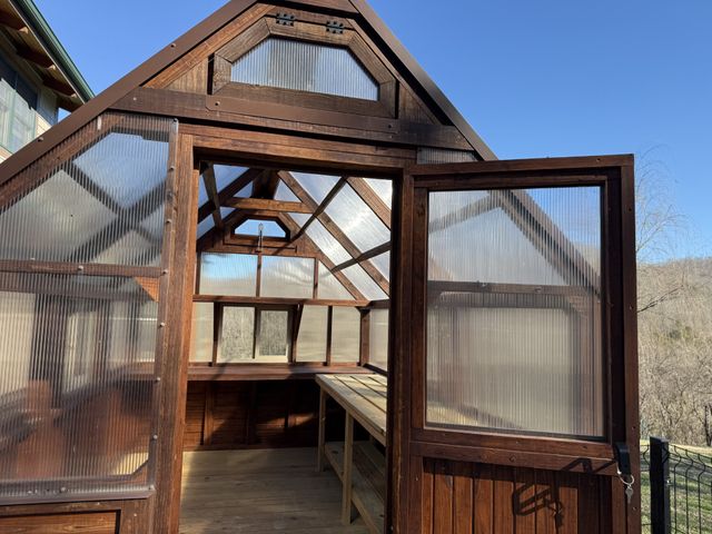 575 E Fork Rd, Whitleyville, TN 38588