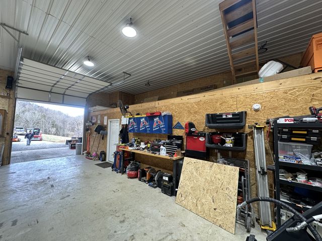 575 E Fork Rd, Whitleyville, TN 38588