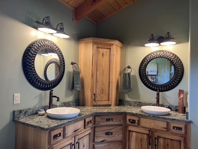 575 E Fork Rd, Whitleyville, TN 38588