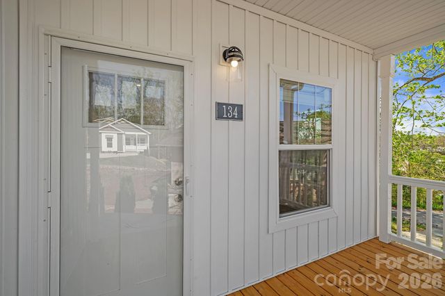 134 Bellamy Road, Asheville, NC 28806