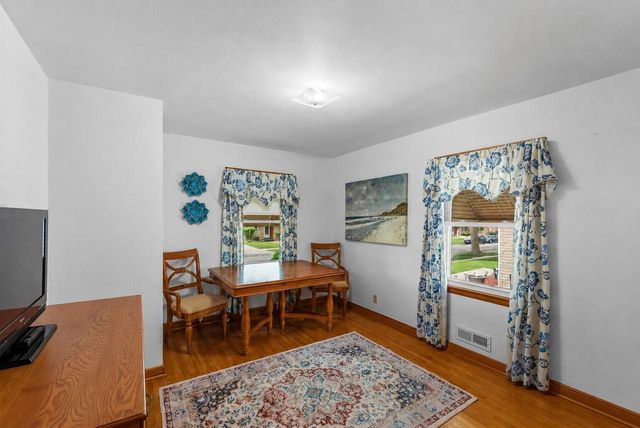 162 W Allerton AVENUE, Milwaukee, WI 53207
