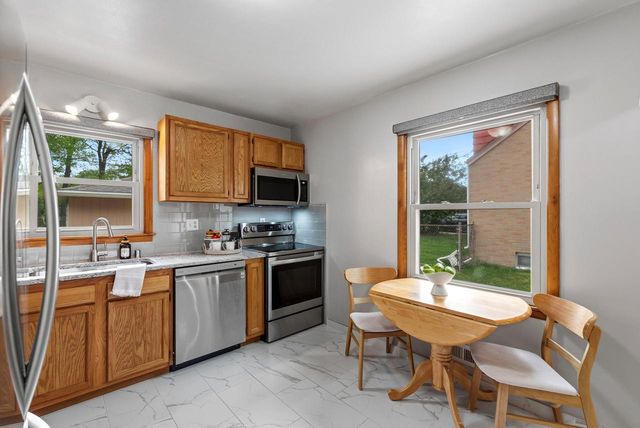 162 W Allerton AVENUE, Milwaukee, WI 53207