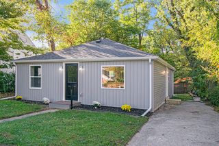 806 Pitkins Avenue, Benton Harbor, MI 49022