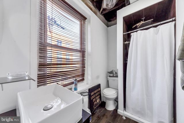 5853 MARKET ST, Philadelphia, PA 19139