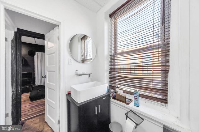 5853 MARKET ST, Philadelphia, PA 19139