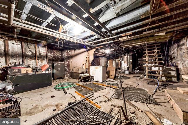 5853 MARKET ST, Philadelphia, PA 19139