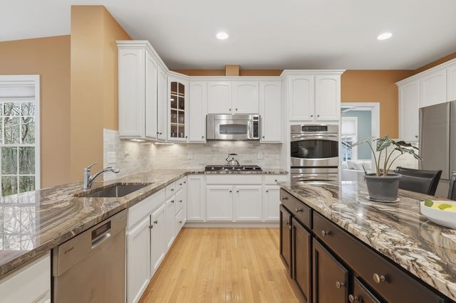 11 Howarth Drive, Upton, MA 01568