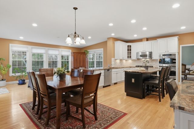 11 Howarth Drive, Upton, MA 01568