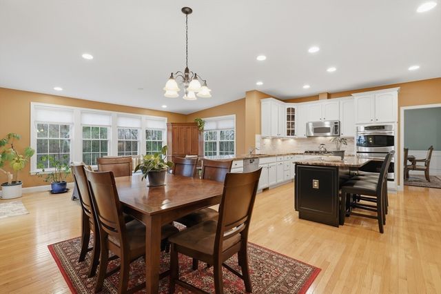 11 Howarth Drive, Upton, MA 01568