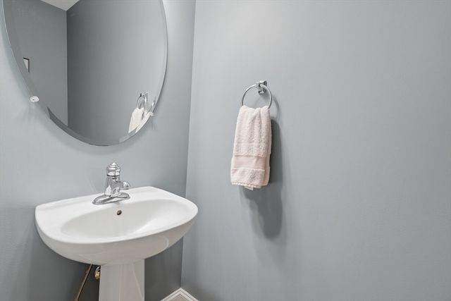 11 Howarth Drive, Upton, MA 01568