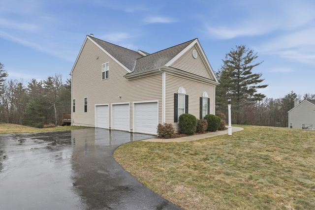 11 Howarth Drive, Upton, MA 01568