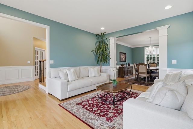 11 Howarth Drive, Upton, MA 01568