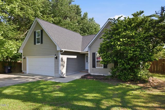 116 Winterfield Drive, Raeford, NC 28376