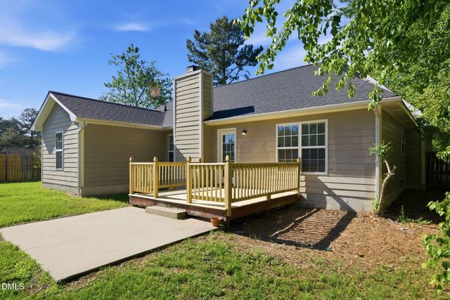 116 Winterfield Drive, Raeford, NC 28376