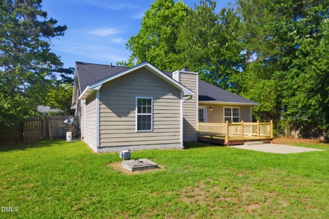 116 Winterfield Drive, Raeford, NC 28376