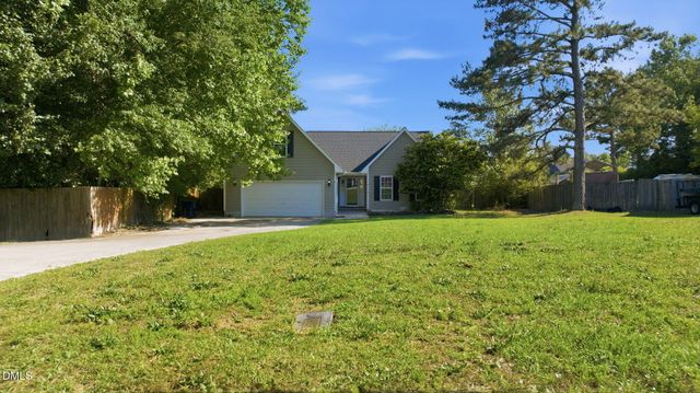 116 Winterfield Drive, Raeford, NC 28376