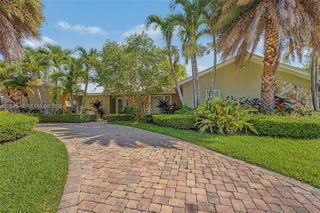 8021 SW 162nd St, Palmetto Bay, FL 33157