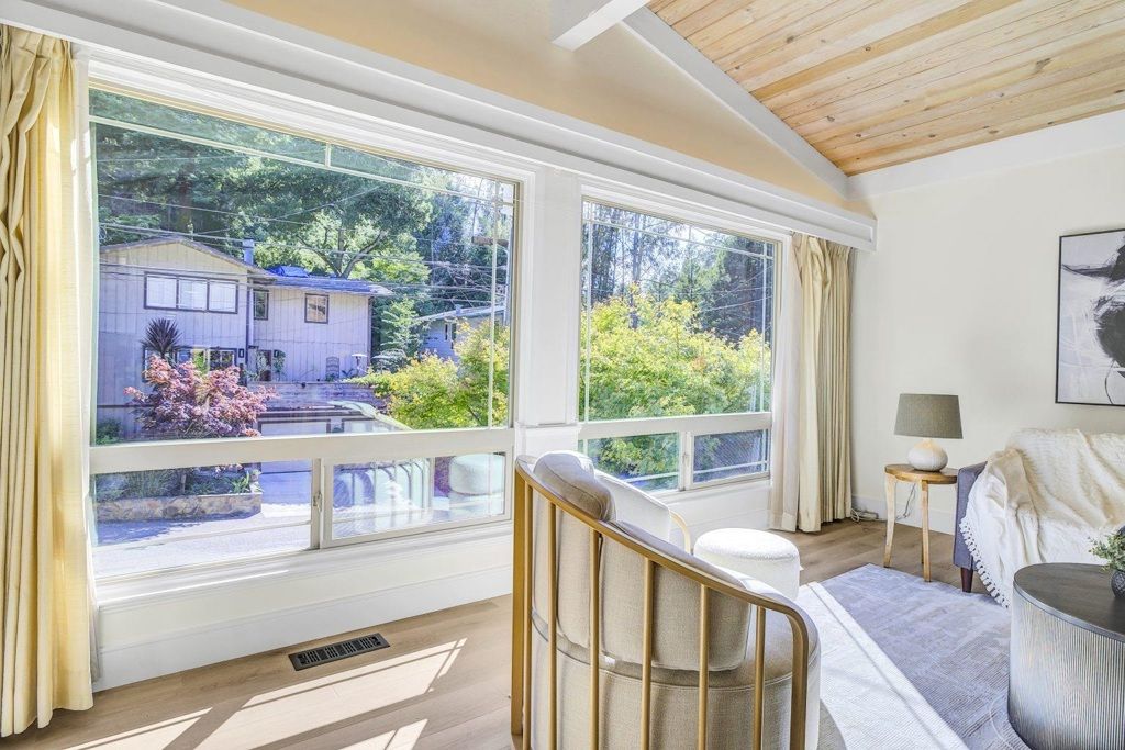 Image 17 of property listing at 6635 6635 Banning Dr, Oakland, CA 94611