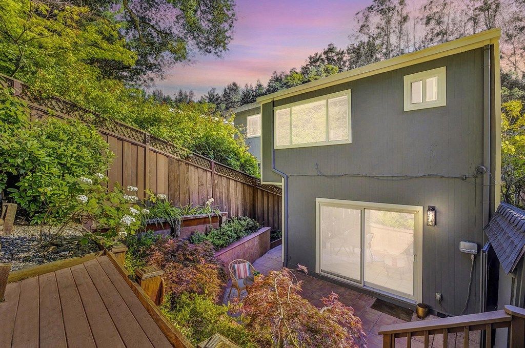 Image 3 of property listing at 6635 6635 Banning Dr, Oakland, CA 94611