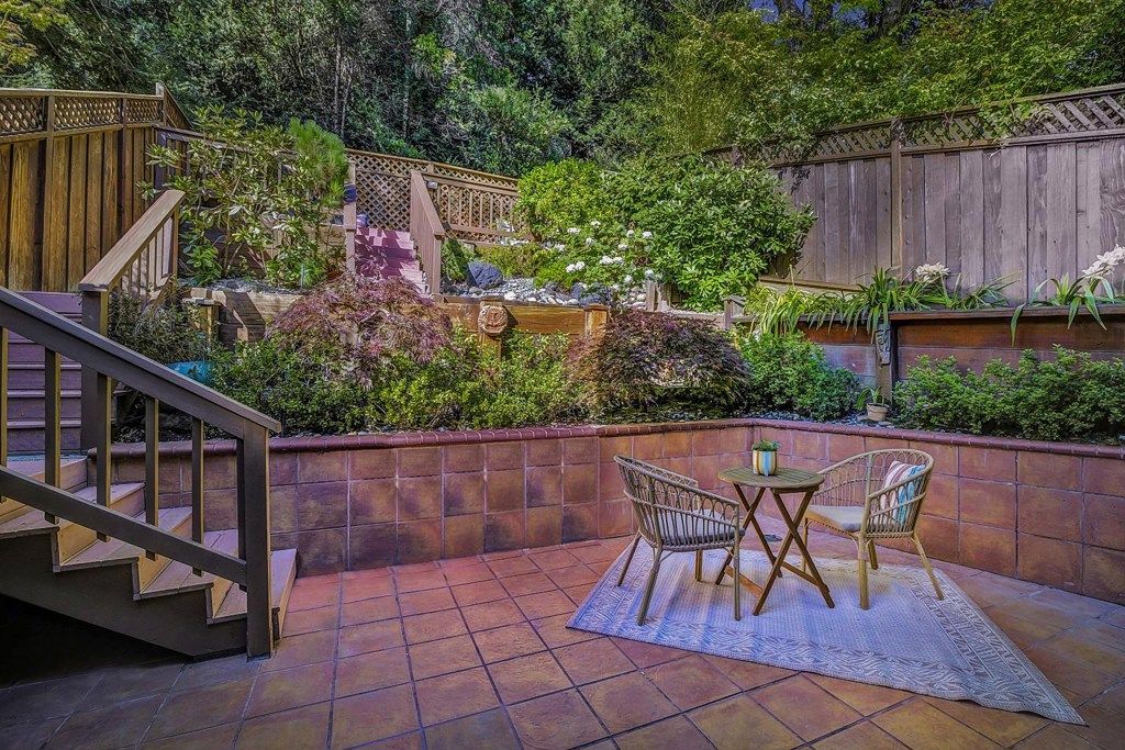 Image 32 of property listing at 6635 6635 Banning Dr, Oakland, CA 94611