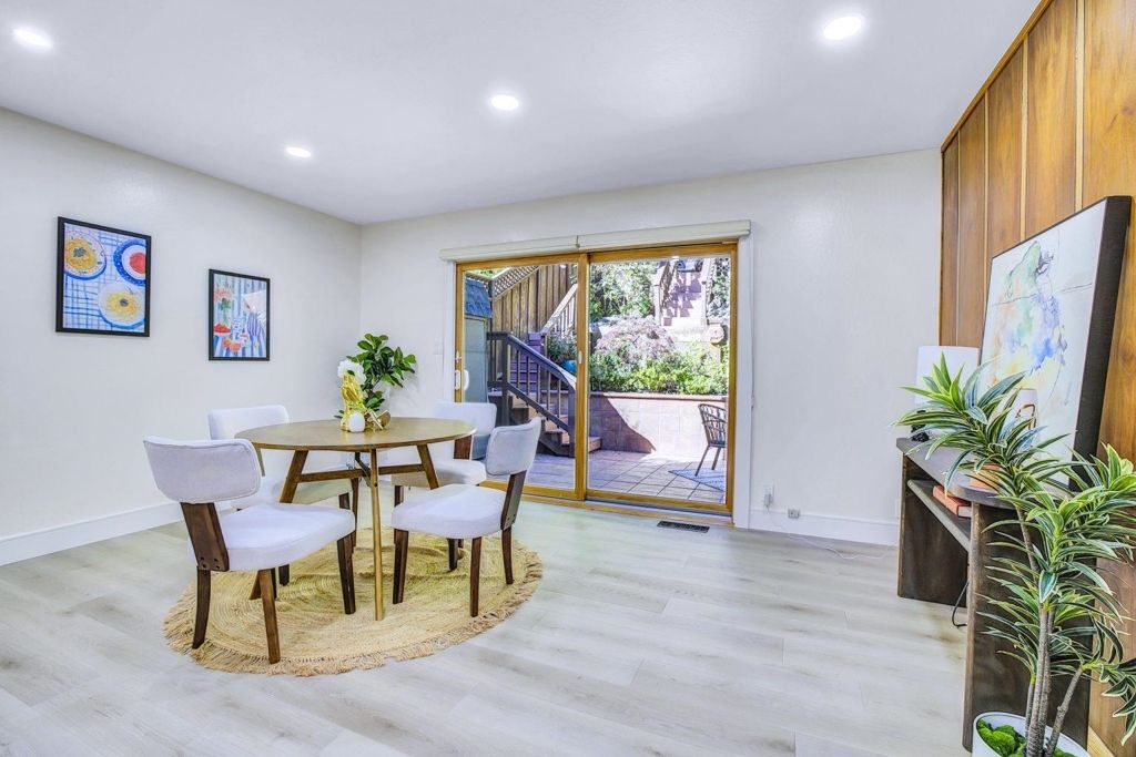 Image 5 of property listing at 6635 6635 Banning Dr, Oakland, CA 94611