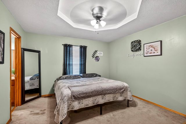 104 Canon Avenue, Clever, MO 65631