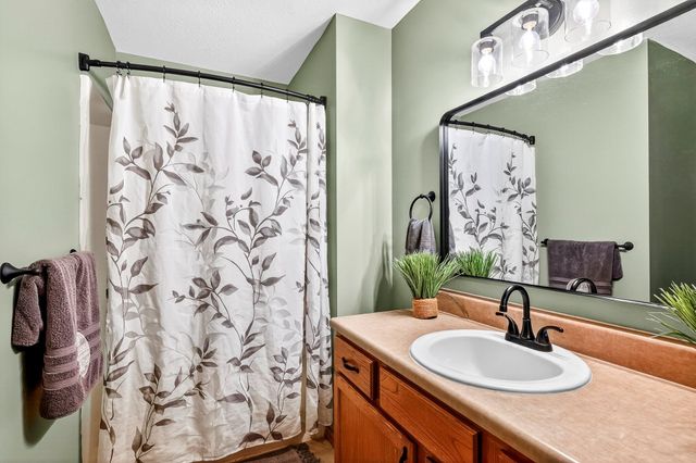 104 Canon Avenue, Clever, MO 65631