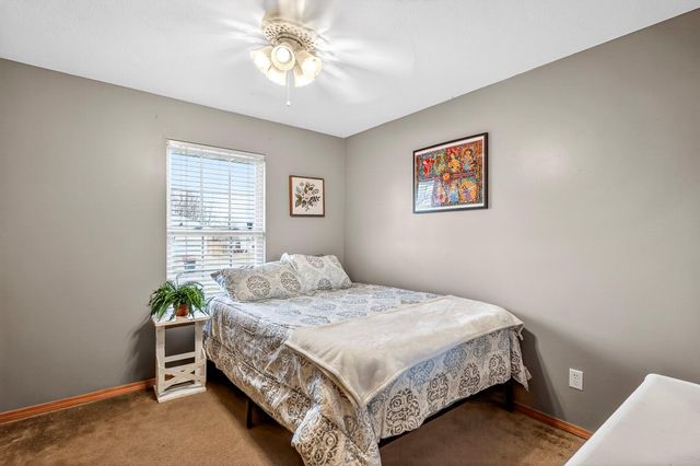 104 Canon Avenue, Clever, MO 65631