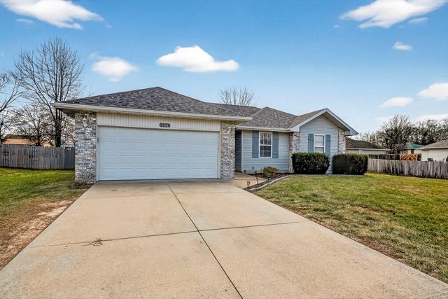 104 Canon Avenue, Clever, MO 65631