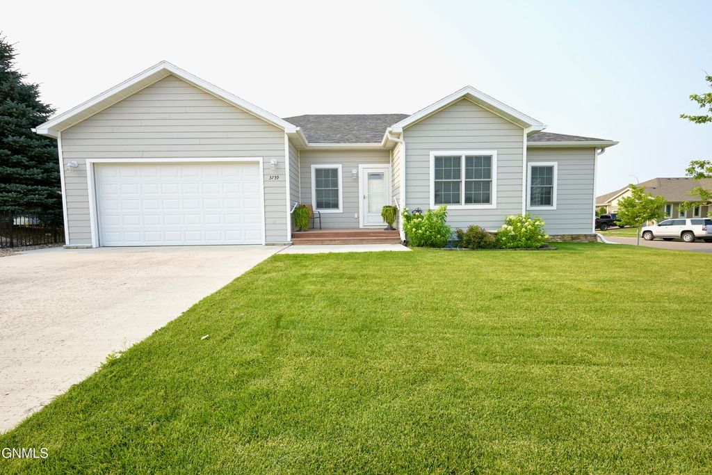 3739 Orange Willow Street, Williston, ND 58801 photo 1
