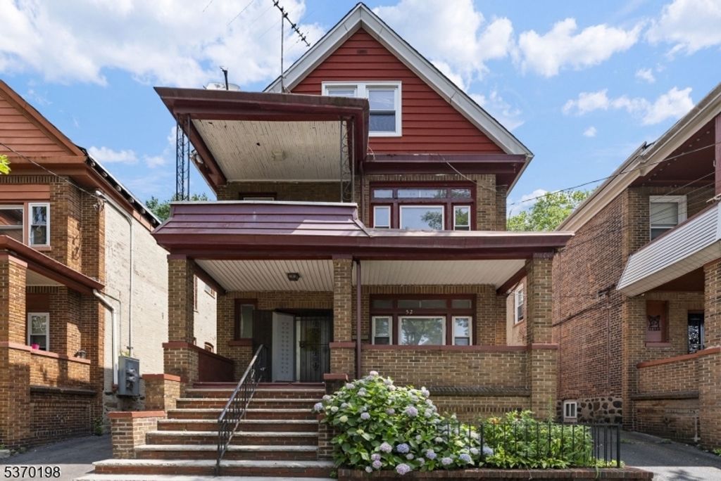 52 Wade St, Jersey City, NJ 07305