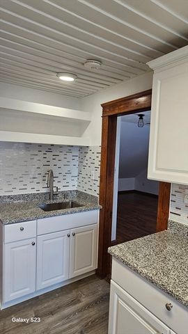 17 Cleveland Ave 3, Worcester, MA 01603