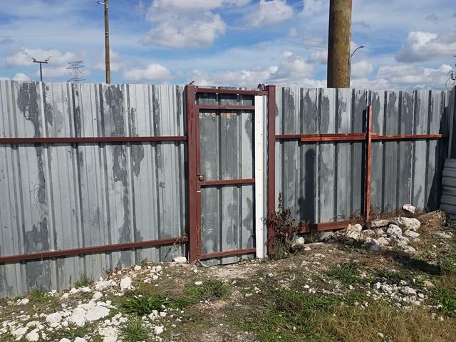 000 W Orem Drive, Houston, TX 77085