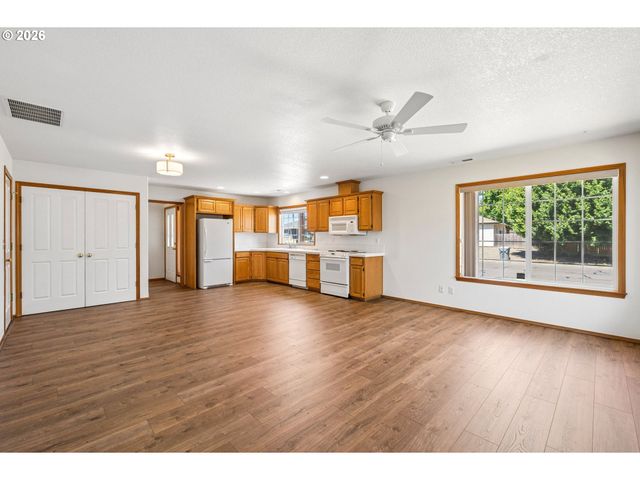 257 N KNIGHTS BRIDGE Rd, Canby, OR 97013