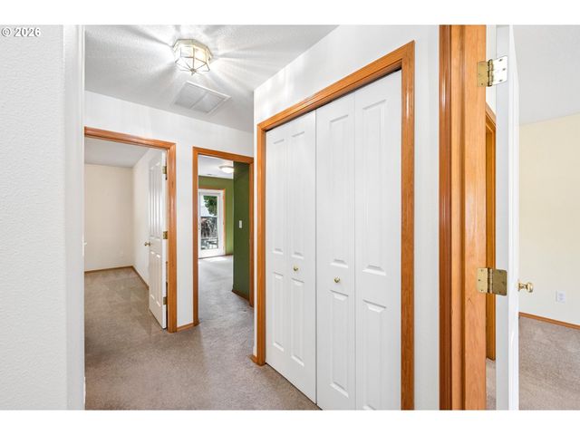 257 N KNIGHTS BRIDGE Rd, Canby, OR 97013