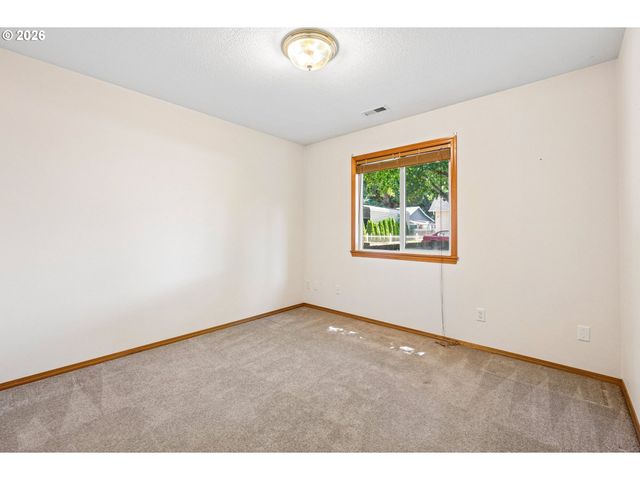 257 N KNIGHTS BRIDGE Rd, Canby, OR 97013