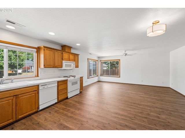 257 N KNIGHTS BRIDGE Rd, Canby, OR 97013