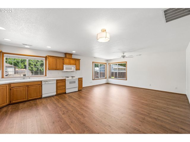 257 N KNIGHTS BRIDGE Rd, Canby, OR 97013