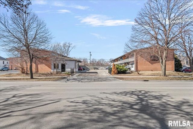 1025 S 5TH Street, Springfield, IL 62703