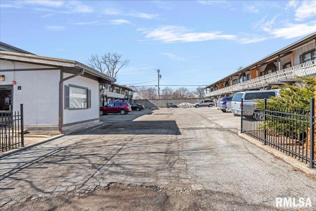 1025 S 5TH Street, Springfield, IL 62703