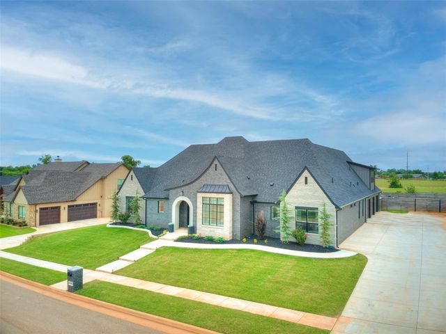 4400 Rustic Trail, Moore, OK 73160