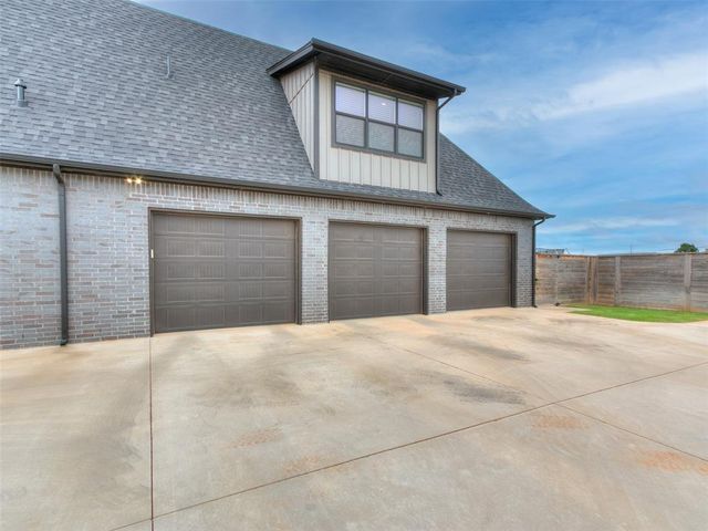 4400 Rustic Trail, Moore, OK 73160