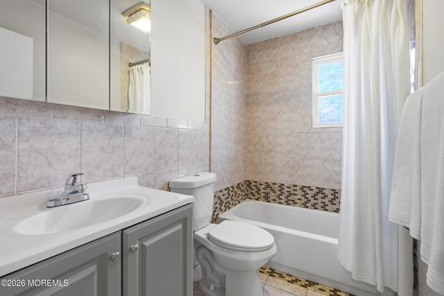 180 Greenwood Loop Road, Brick, NJ 08724