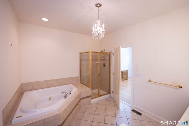 108 Imperial Court 108, Trumbull, CT 06611
