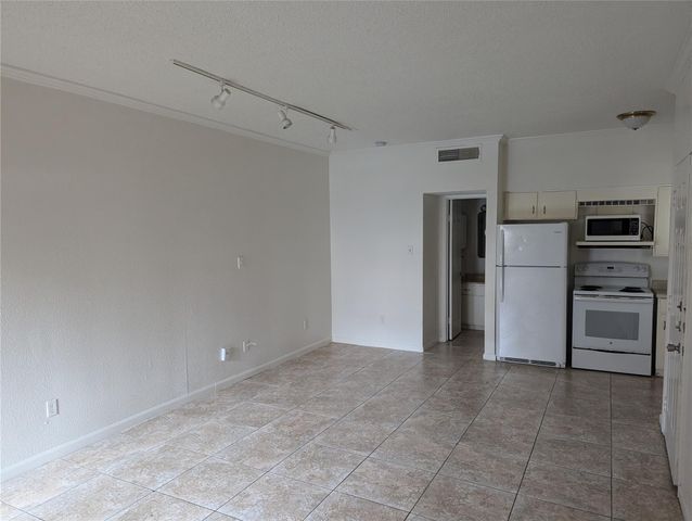 10855 Meadowglen Lane 810, Houston, TX 77042