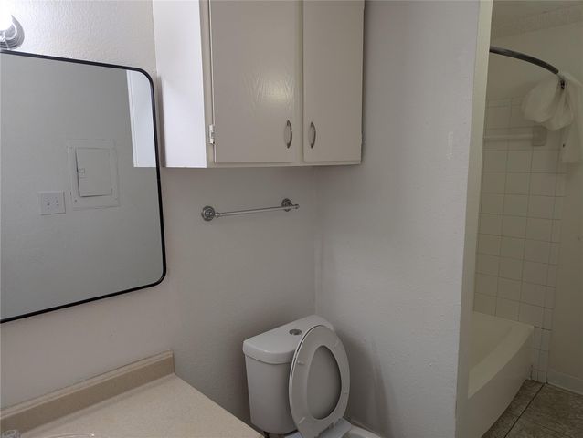 10855 Meadowglen Lane 810, Houston, TX 77042