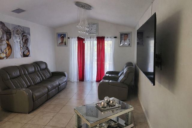 6115 N ALBANY AVENUE, Tampa, FL 33604